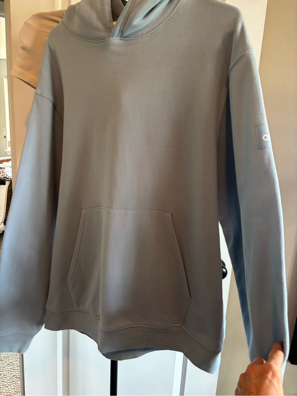 ALO Yoga women’s Light blue Hooded Pullover